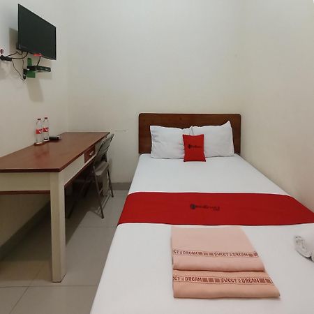 فندق Reddoorz At Syariah House بوروكيرتو المظهر الخارجي الصورة
