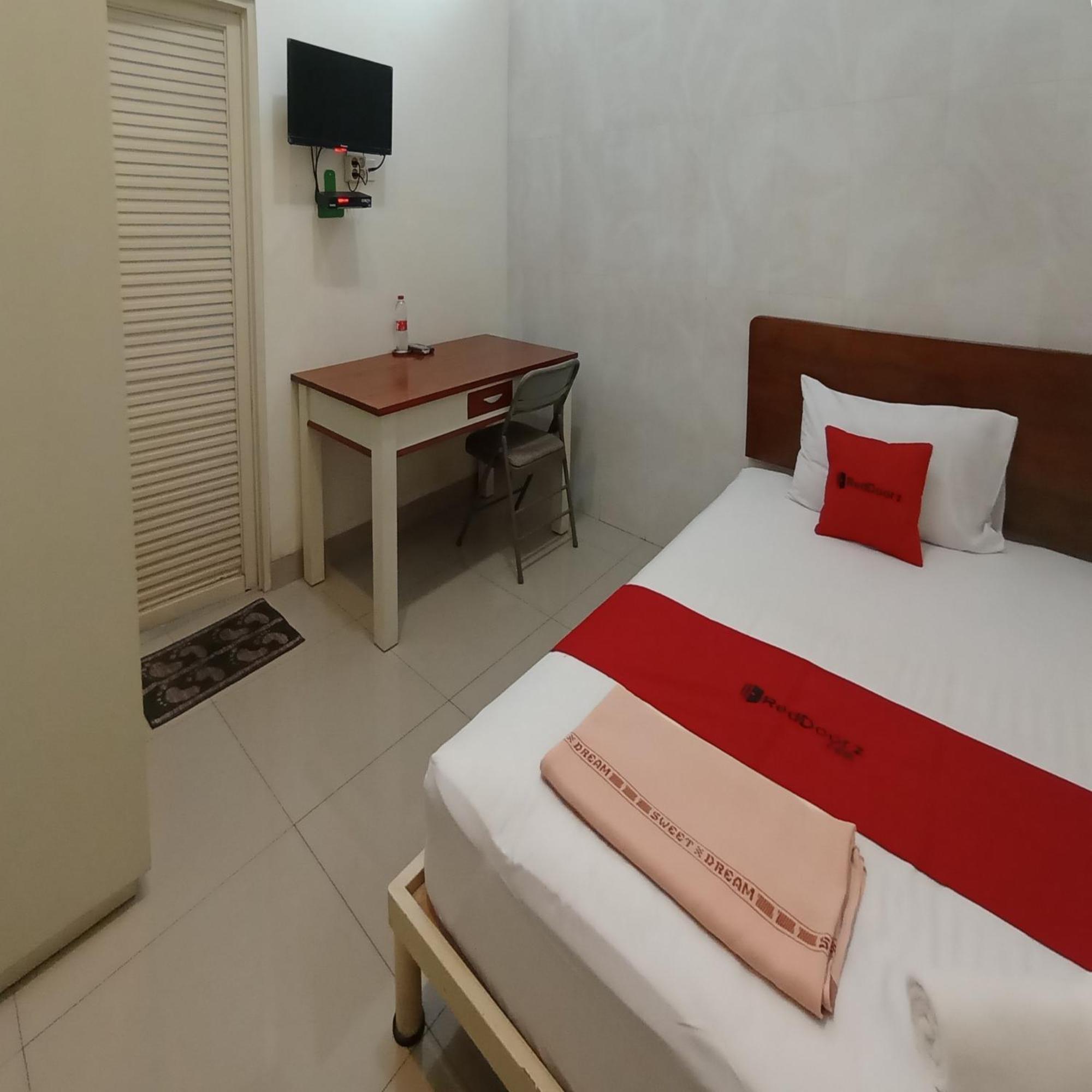 فندق Reddoorz At Syariah House بوروكيرتو المظهر الخارجي الصورة