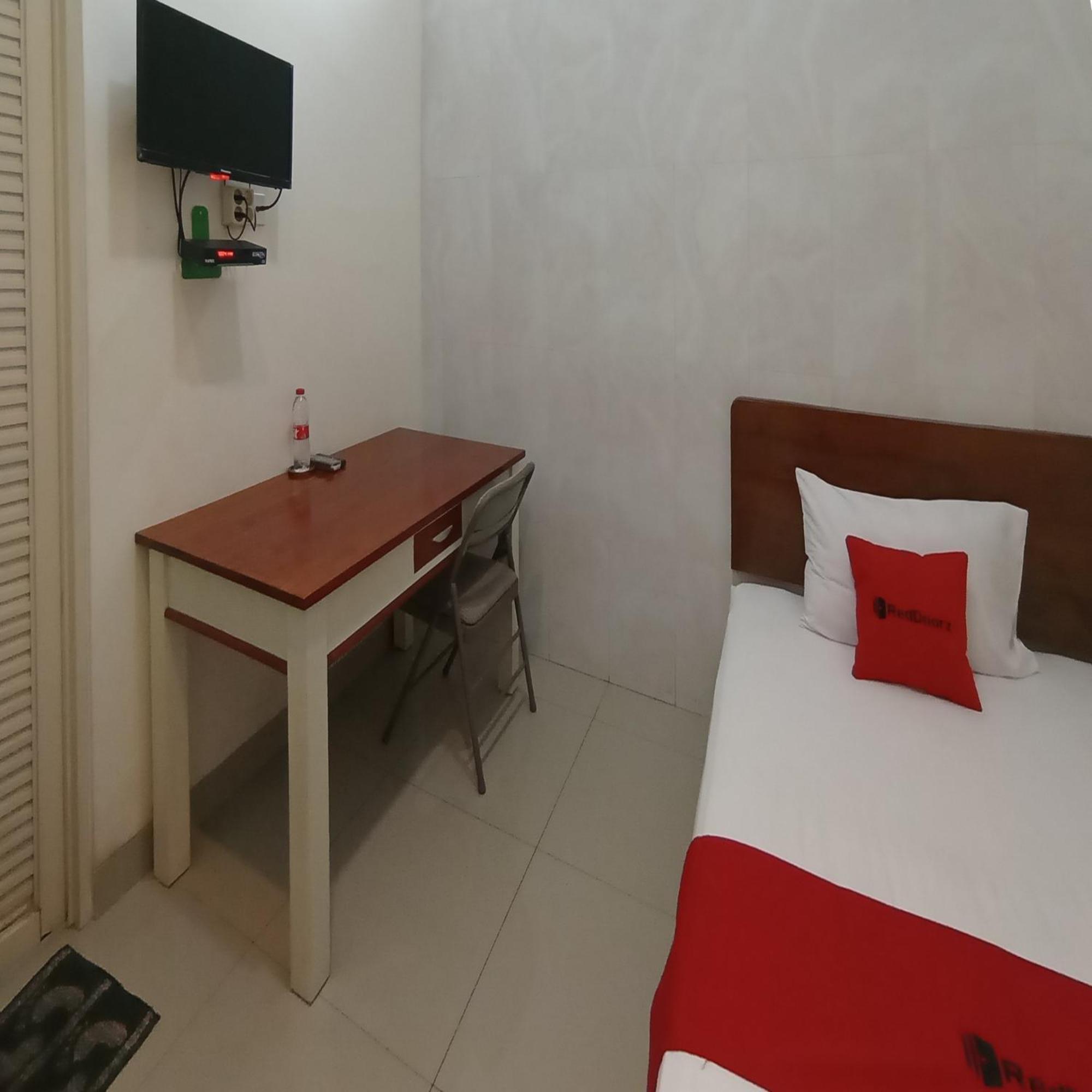 فندق Reddoorz At Syariah House بوروكيرتو المظهر الخارجي الصورة