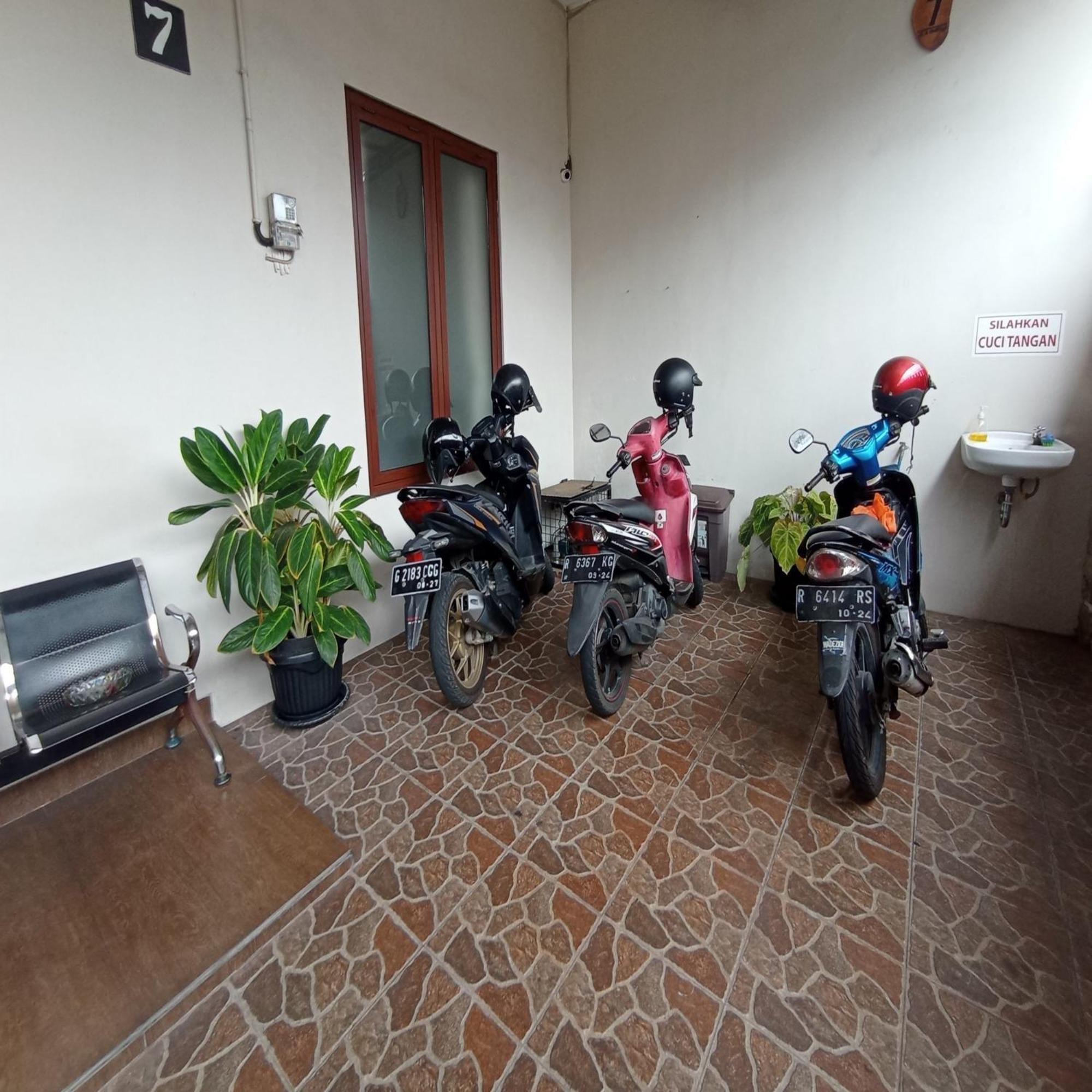 فندق Reddoorz At Syariah House بوروكيرتو المظهر الخارجي الصورة