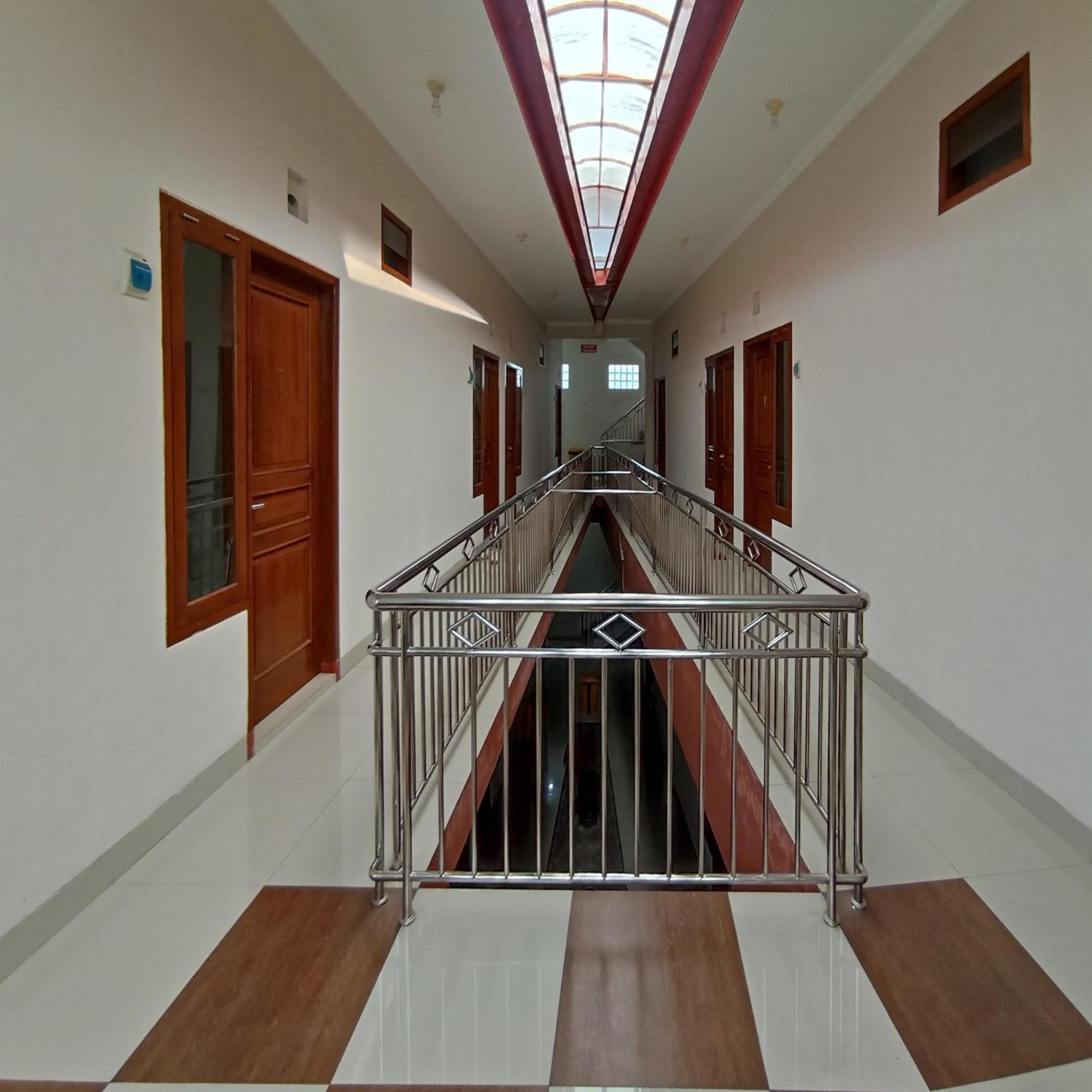 فندق Reddoorz At Syariah House بوروكيرتو المظهر الخارجي الصورة